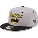 gra-og-sort-fladskygget-snapback-kasket-til-drenge-9fifty-batman-dc-comics-karakter-fra-new-era
