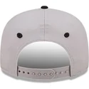 gra-og-sort-fladskygget-snapback-kasket-til-drenge-9fifty-batman-dc-comics-karakter-fra-new-era