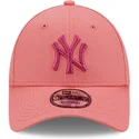 new-york-yankees-mlb-new-era-9forty-league-essential-rosa-justerbar-buet-kasket-med-rosa-logo