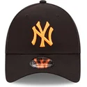 new-era-new-york-yankees-mlb-9forty-neon-pack-sort-justerbar-kasket-med-buet-skygge-og-orange-logo