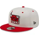 hvid-og-rod-flat-cap-snapback-9fifty-white-crown-fra-chicago-bulls-nba-fra-new-era