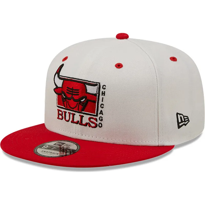hvid-og-rod-flat-cap-snapback-9fifty-white-crown-fra-chicago-bulls-nba-fra-new-era
