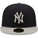 flad-kasket-marinebla-og-gra-justeret-59fifty-sidepatch-fra-new-york-yankees-mlb-fra-new-era