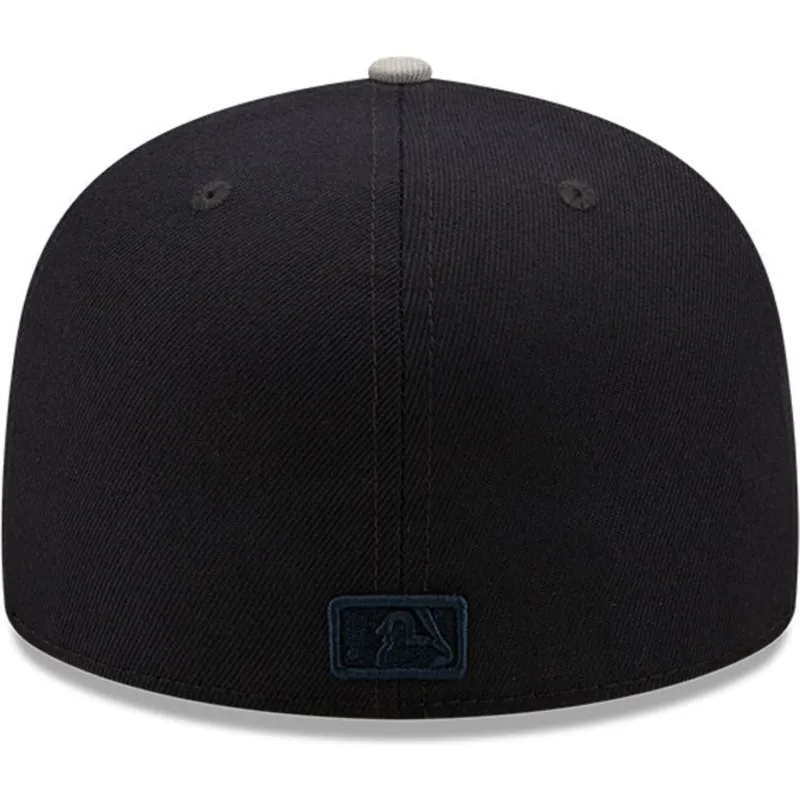 flad-kasket-marinebla-og-gra-justeret-59fifty-sidepatch-fra-new-york-yankees-mlb-fra-new-era
