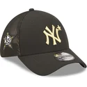 sort-justerbar-trucker-kasket-med-guldlogo-39thirty-all-star-game-fra-new-york-yankees-mlb-af-new-era
