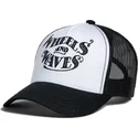 hvid-og-sort-trucker-kasket-nuts-bw-ww26-fra-wheels-and-waves