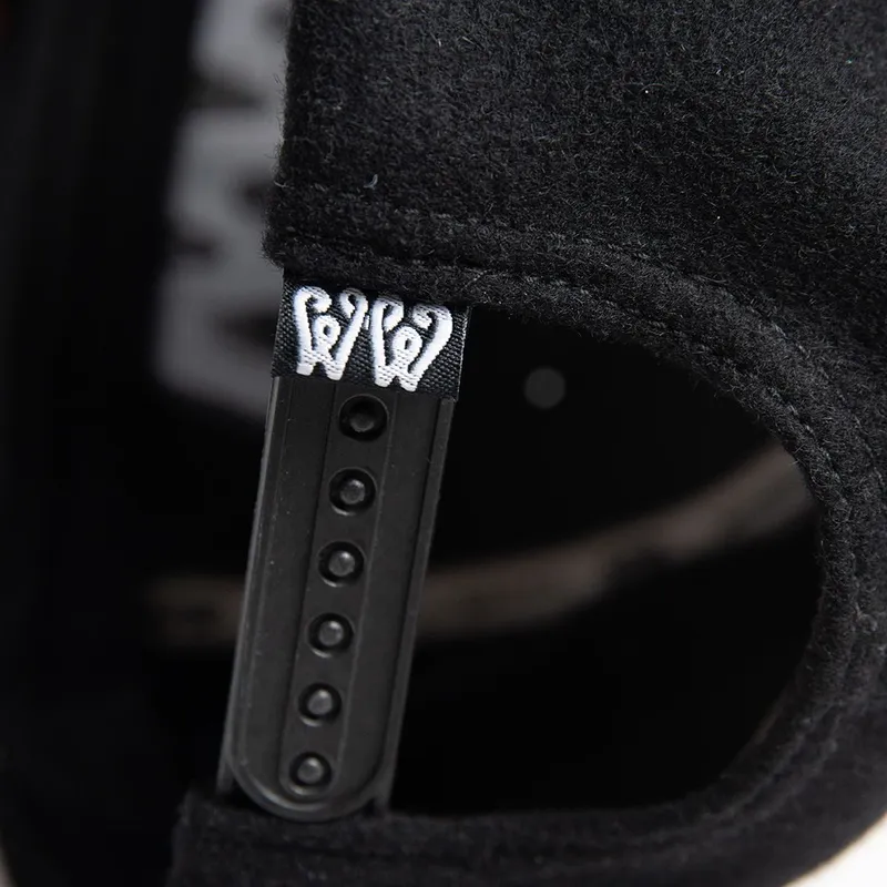 sort-flat-snapback-kasket-waw-ww29-fra-wheels-and-waves