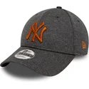 new-era-new-york-yankees-mlb-9forty-shadow-tech-gra-justerbar-buet-kasket-med-orange-logo