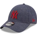 gra-justerbar-buet-kasket-med-rodt-logo-9forty-jersey-essential-af-new-york-yankees-mlb-fra-new-era