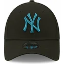 new-era-mlb-new-york-yankees-9forty-league-essential-sort-justerbar-kasket-med-bla-logo-til-drenge