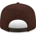 brun-flad-snapback-kasket-9fifty-league-essential-fra-new-york-yankees-mlb-fra-new-era