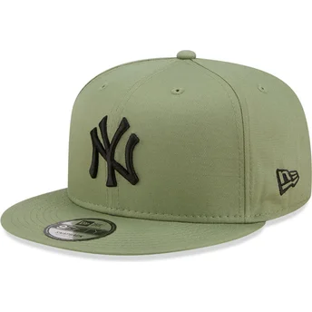 new-era-new-york-yankees-mlb-9fifty-league-essential-gron-flad-snapback-kasket-med-sort-logo