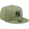 new-era-new-york-yankees-mlb-9fifty-league-essential-gron-flad-snapback-kasket-med-sort-logo