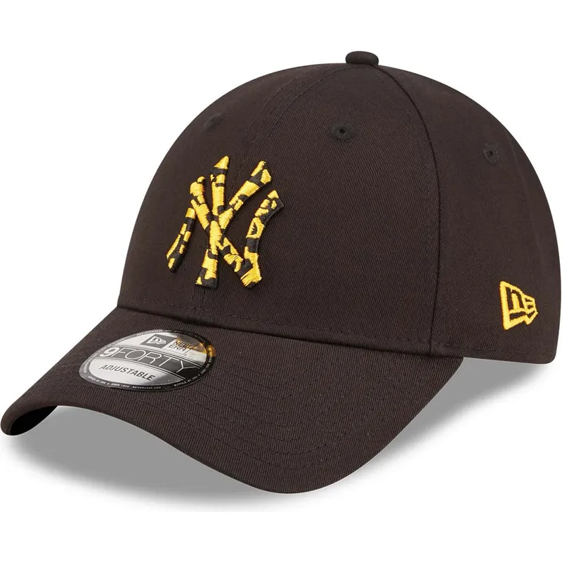 sort-justerbar-kurvet-kasket-med-gult-logo-9forty-seasonal-infill-fra-new-york-yankees-mlb-fra-new-era