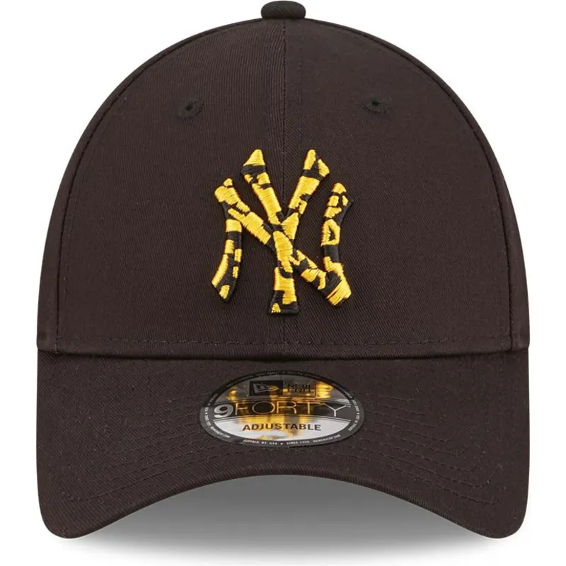 sort-justerbar-kurvet-kasket-med-gult-logo-9forty-seasonal-infill-fra-new-york-yankees-mlb-fra-new-era