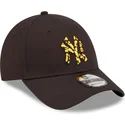 new-era-curved-brim-yellow-logo-9forty-seasonal-infill-new-york-yankees-mlb-black-adjustable-cap