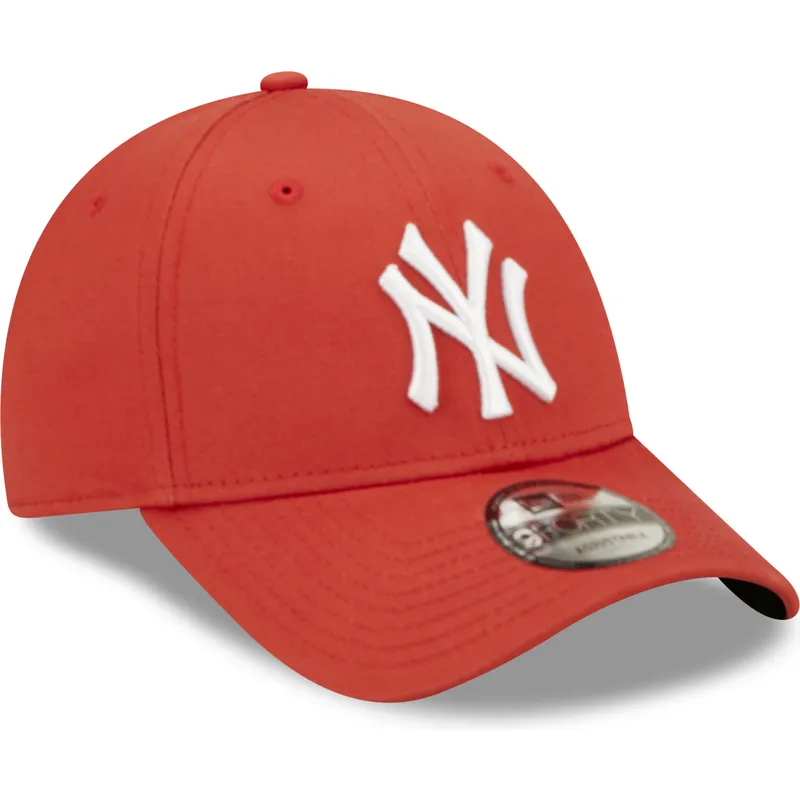 kasketter-buet-rod-justerbar-rem-9forty-league-essential-fra-new-york-yankees-mlb-af-new-era