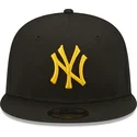 sort-snapback-cap-med-flad-skygge-og-gult-logo-9fifty-league-essential-new-york-yankees-mlb-fra-new-era