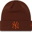 brun-hue-med-brunt-logo-league-essential-cuff-fra-new-york-yankees-mlb-fra-new-era