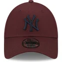 kasketter-buet-rod-justerbar-rem-granate-9forty-league-essential-fra-new-york-yankees-mlb-af-new-era