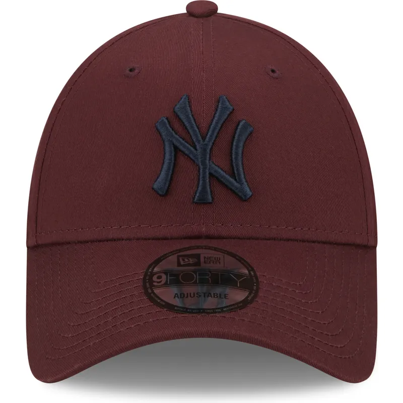 kasketter-buet-rod-justerbar-rem-granate-9forty-league-essential-fra-new-york-yankees-mlb-af-new-era