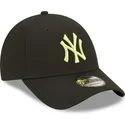 sort-justerbar-curved-kasket-med-gront-logo-9forty-league-essential-fra-new-york-yankees-mlb-fra-new-era