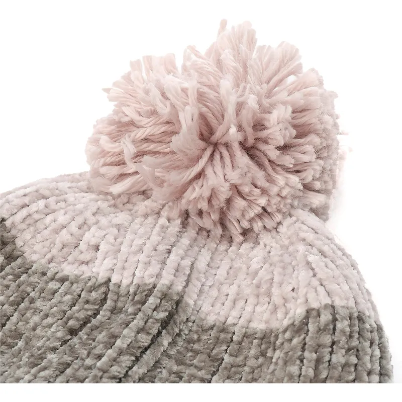 huer-pompon-sort-af-puma