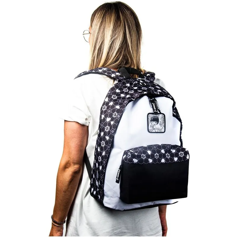 hvid-og-sort-rygsaek-oliver-atom-bag-tsu-campeones-oliver-y-benji-fra-capslab