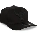 sort-curved-snapback-kasket-med-sort-logo-9fifty-tonal-stretch-snap-fra-chicago-bulls-nba-fra-new-era