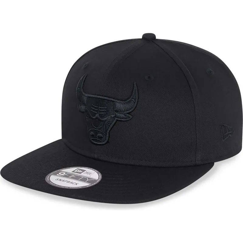 sort-flat-snapback-kasket-med-sort-logo-9fifty-fra-chicago-bulls-nba-fra-new-era