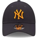 kasketter-buet-marinebla-justerbar-rem-9forty-repreve-fra-new-york-yankees-mlb-af-new-era