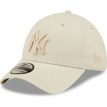 buet-beige-fitted-kasket-med-beige-logo-39thirty-league-essential-fra-new-york-yankees-mlb-fra-new-era