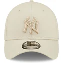 buet-beige-fitted-kasket-med-beige-logo-39thirty-league-essential-fra-new-york-yankees-mlb-fra-new-era