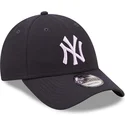 kasketter-buet-marinebla-justerbar-rem-9forty-repreve-fra-new-york-yankees-mlb-af-new-era