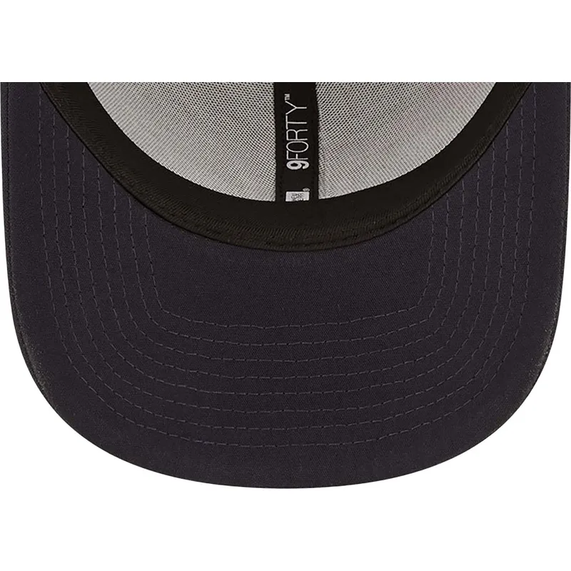kasketter-buet-marinebla-justerbar-rem-9forty-repreve-fra-new-york-yankees-mlb-af-new-era