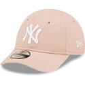 kasketter-buet-rosa-justerbar-rem-til-barn-pequeno-9forty-league-essential-fra-new-york-yankees-mlb-af-new-era