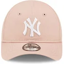 kasketter-buet-rosa-justerbar-rem-til-barn-pequeno-9forty-league-essential-fra-new-york-yankees-mlb-af-new-era