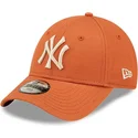 kasketter-buet-orange-justerbar-rem-til-barn-9forty-league-essential-fra-new-york-yankees-mlb-af-new-era