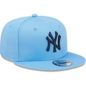 new-era-new-york-yankees-mlb-9fifty-league-essential-bla-snapback-cap-med-fladt-skygge-og-blat-logo