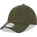 gron-buet-snapback-kasket-med-gront-logo-9forty-league-essential-fra-new-york-yankees-mlb-fra-new-era