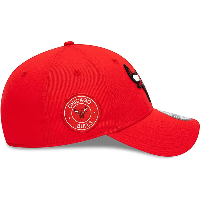 kasketter-buet-rod-justerbar-rem-9forty-team-side-patch-fra-chicago-bulls-nba-af-new-era