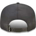 sort-snapback-kasket-med-flad-skygge-og-sort-logo-9fifty-gore-tex-fra-new-york-yankees-mlb-fra-new-era