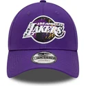 justerbar-9forty-violet-buet-kasket-med-print-fra-los-angeles-lakers-nba-af-new-era