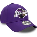 justerbar-9forty-violet-buet-kasket-med-print-fra-los-angeles-lakers-nba-af-new-era