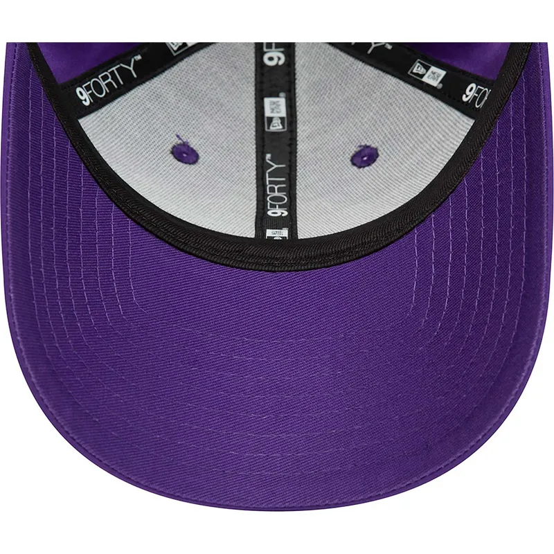kasketter-buet-violet-justerbar-rem-9forty-print-infill-fra-los-angeles-lakers-nba-af-new-era