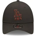 sort-justerbar-9forty-team-outline-kasket-med-buet-skygge-fra-los-angeles-dodgers-mlb-fra-new-era