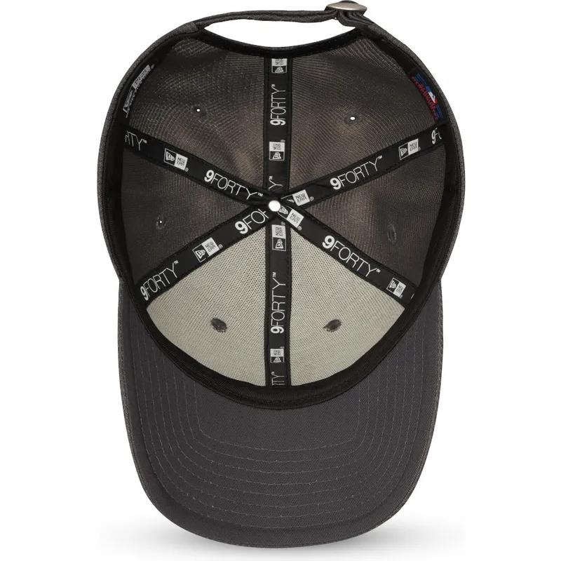 gra-justerbar-curved-kasket-med-grat-logo-9forty-diamond-era-fra-new-york-yankees-mlb-fra-new-era