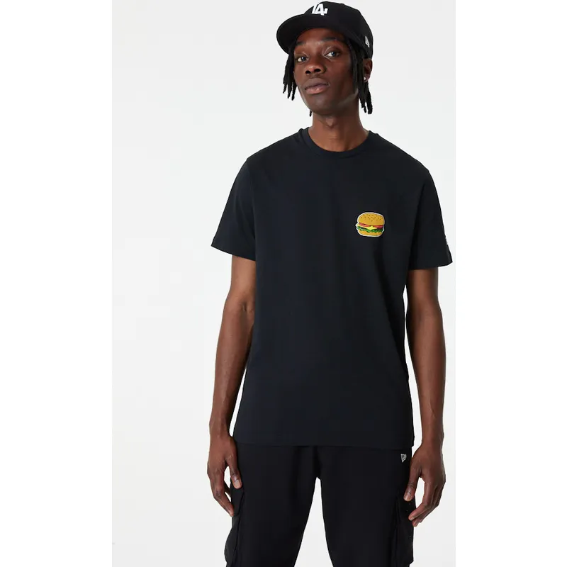 t-shirt-kort-aerme-sort-fra-camiseta-manga-corta-negra-good-burger-good-life-food-graphic-af-new-era
