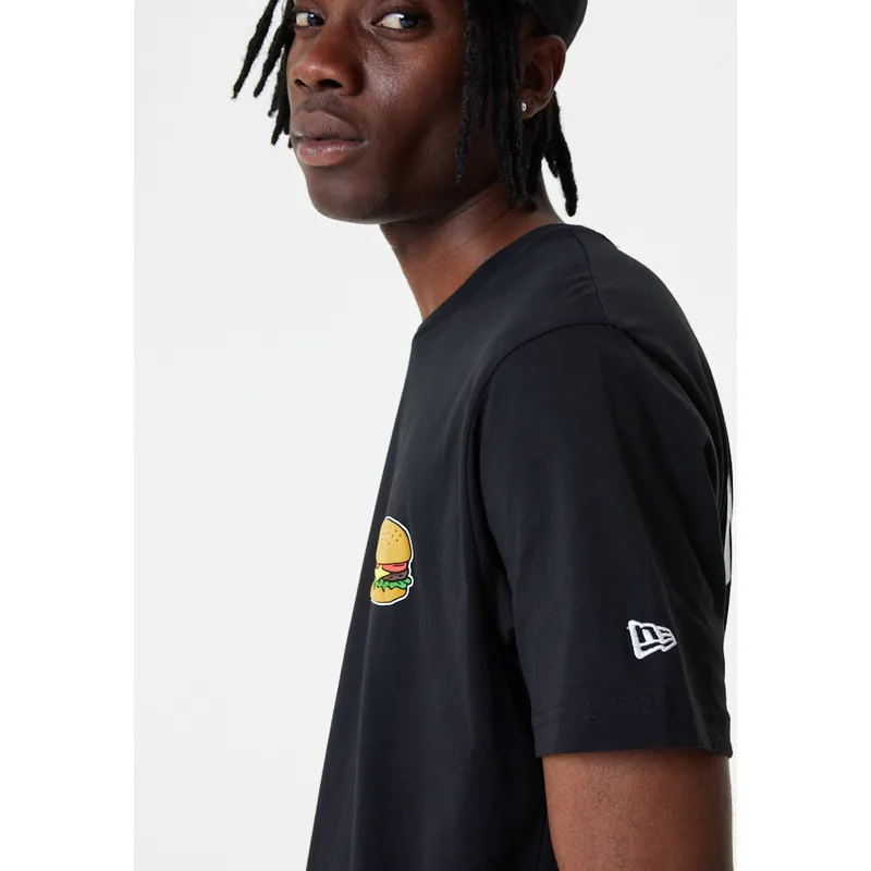 t-shirt-kort-aerme-sort-fra-camiseta-manga-corta-negra-good-burger-good-life-food-graphic-af-new-era