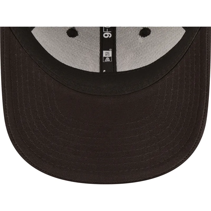 kasketter-buet-sort-justerbar-rem-til-barn-rosa-9forty-league-essential-fra-new-york-yankees-mlb-af-new-era